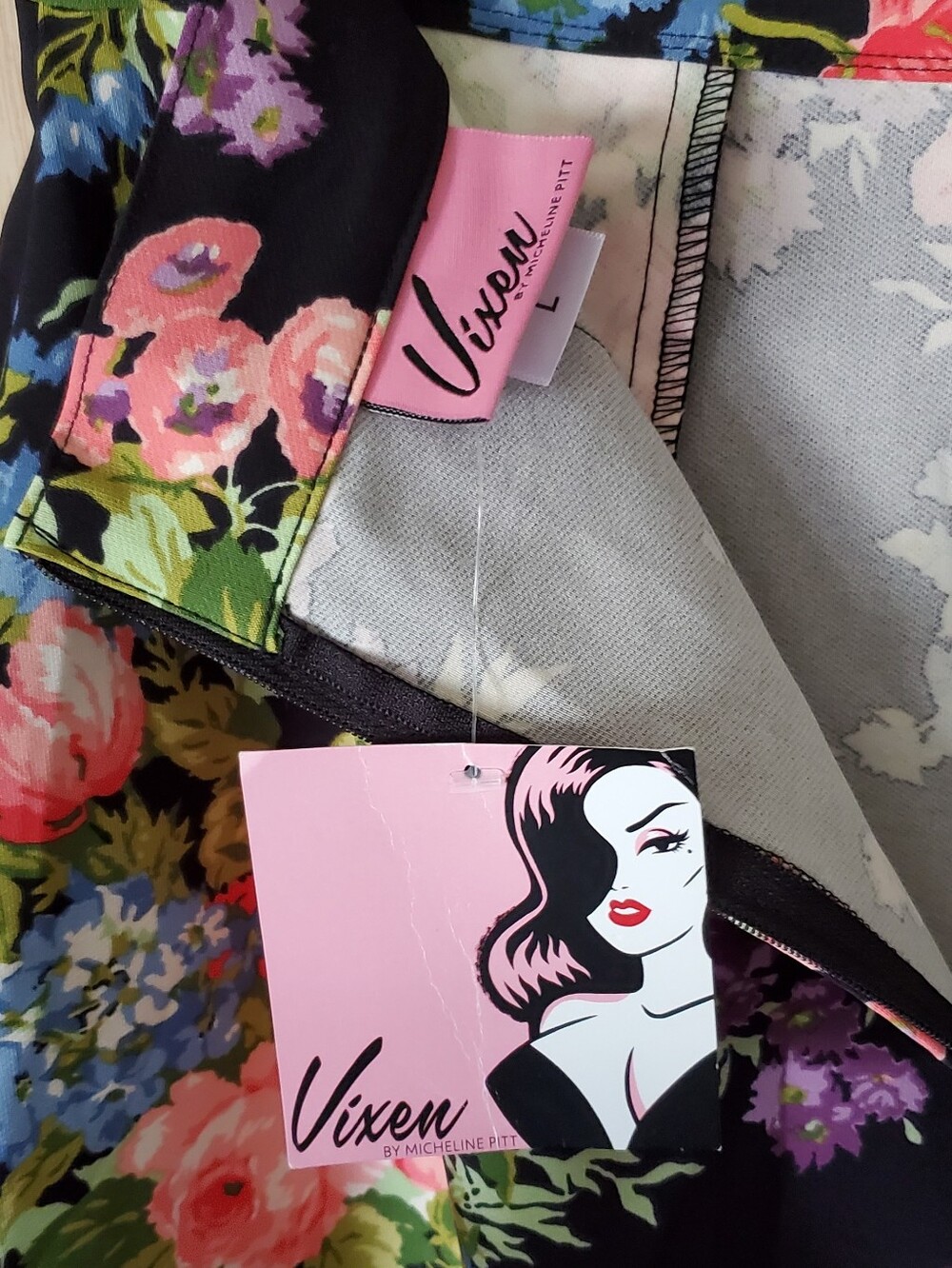 Vixen by Micheline Pitt Vacation Pants in Floral Print, Size LG NWT - Picture 6 of 7